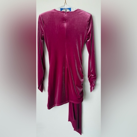 Michael Costello XREVOLVE HOLLIE MINI DRESS- magenta- size small worn once!!! - Picture 4 of 10